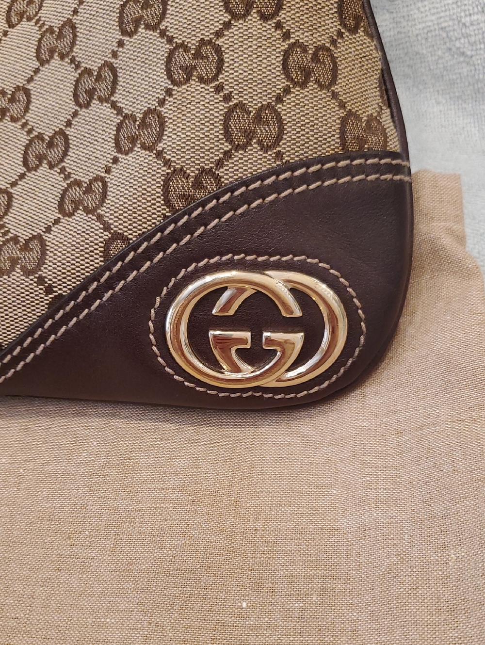 Gucci Brown GG Canvas Hobo Bag with Gold Double G Accent - Picture 2 of 15